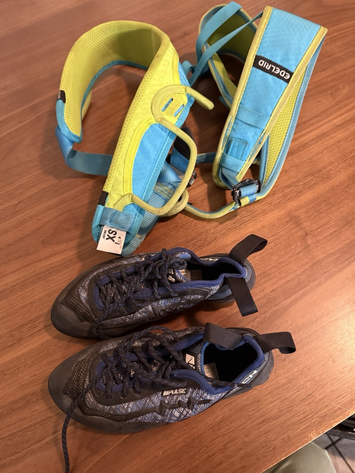 Arnés de escalada Madrock usado 5,5 y Xs