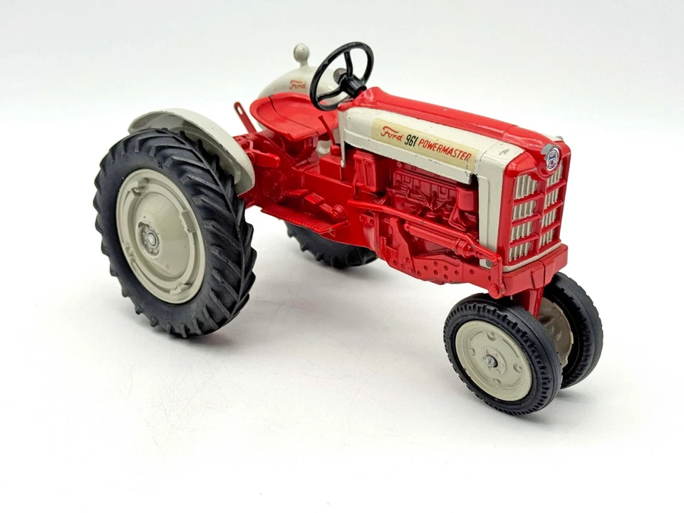 Tractor Ford 961 Powermaster 1/12 de Hubley Foto 2 de 4
