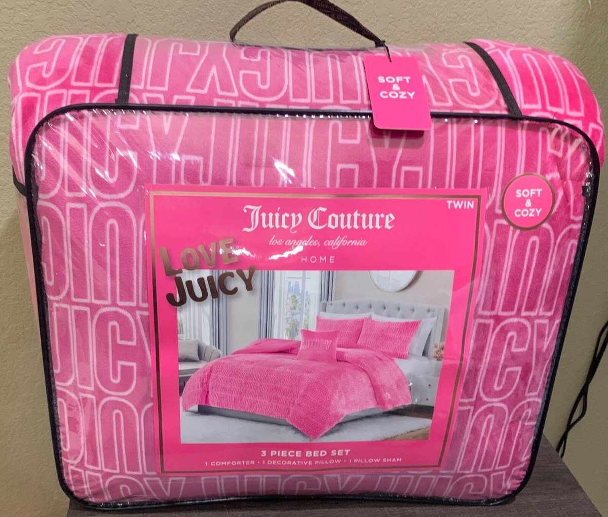 Juicy Couture Plush Pink with All Over Logos 3pc TWIN Comforter