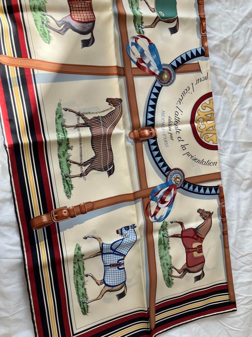 Hermes Scarf Couvertures et Tenues de Jour 90 cm silk cream Carre