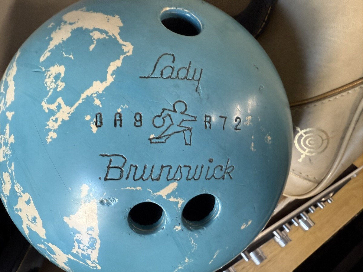 RARE ~ Vintage 1960s LADY Brunswick Bowling Ball 13 lb 2 oz With