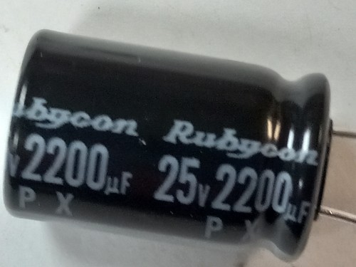 Condensador electrolítico Rubycon 2200uF 25V cables radiales vendedor de EE. UU. - Imagen 4 de 5