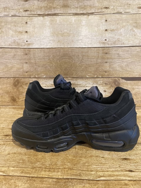 nike 95 triple black