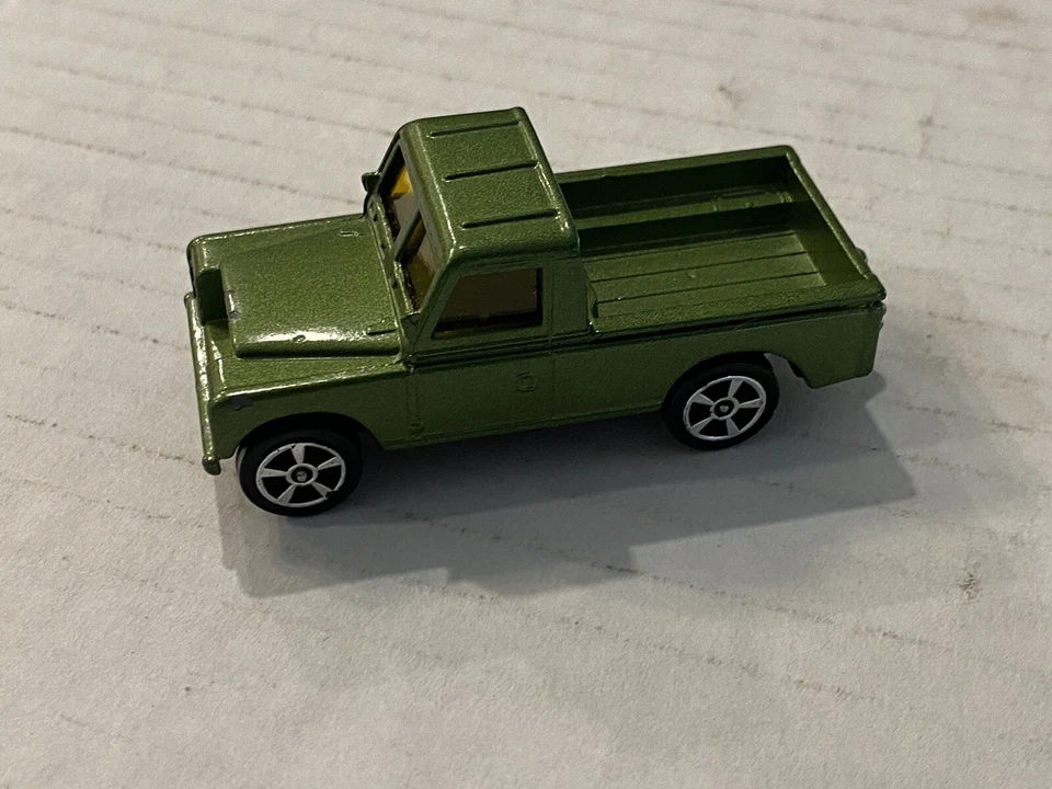 Corgi Juniors Whizz Wheels Green Metallic Land Rover Pick Up Truck - Image 2 of 4