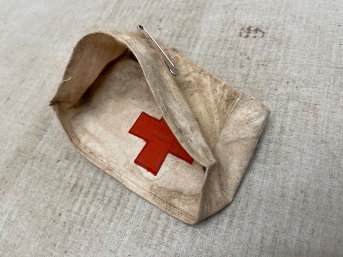 RDC CRUZ ROJA BRAZALETE FELDSCHER PARAMÉDICO MÉDICO USADO REVERSIBLE MEDIC - Imagen 3 de 4