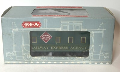 REA 12105 RAILWAY EXPRESS AGENCY CABOOSE & METAL WHEELS WITH BOX AND CERTIFICATE