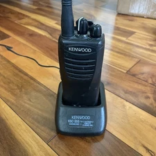 Kenwood ProTalk TK-3402U16P 2-Way Radio 16 Channel 5 Watt 5 Mile Range & Charger