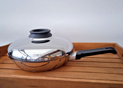 Bratpfanne Edelstahl mit Deckel  (Dampfloch) BEKA