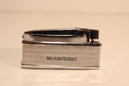 VINTAGE RARE NICE JAPAN TIN ENGRAVING CIGARETTES PETROL LIGHTER "PENGUIN" NAPOLI