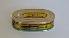 BRIQUET BOITE SARDINE, briquet ancien en forme de boite de sardine, lighter .