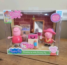 Peppa Pig Dressing Up with Granny Pig Figures  Playset Room - NEW - Light Up 