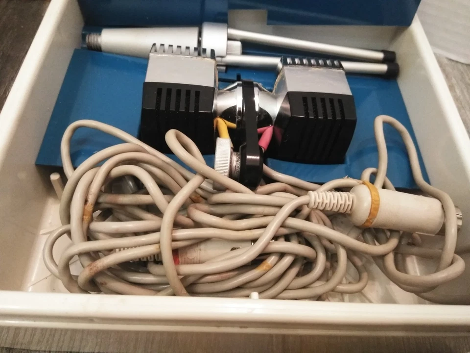 De colección. Grundig GDSM 330 micrófono dinámico estéreo Foto 2 de 4