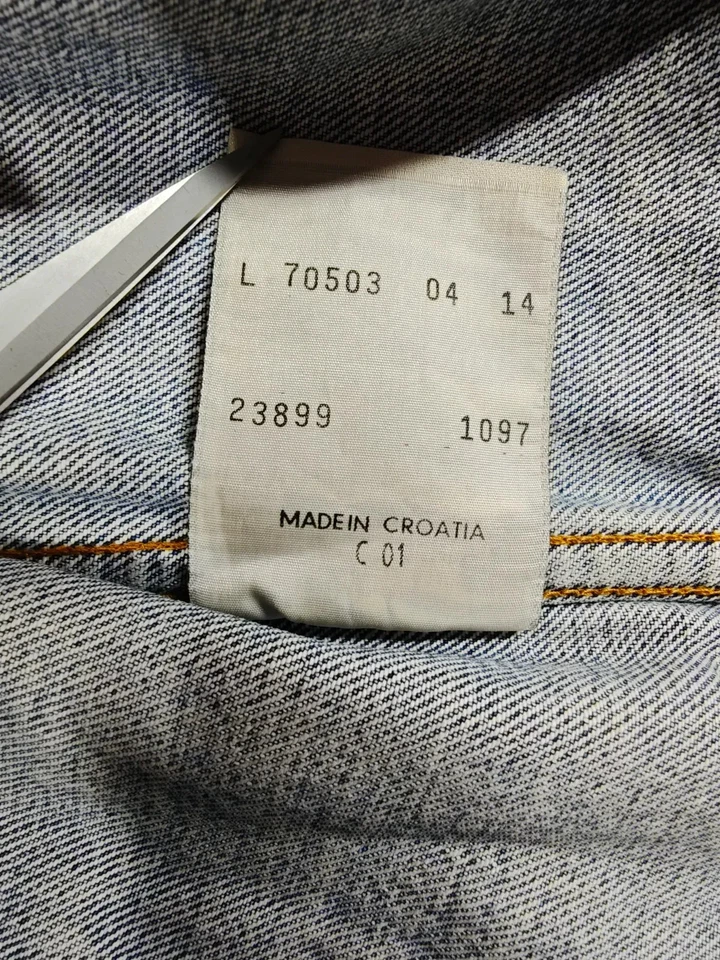 Vintage Levi Strauss & Co. Men’s Blue Denim Trucker Jacket  Short XL 70503 04, photo 4 of 5