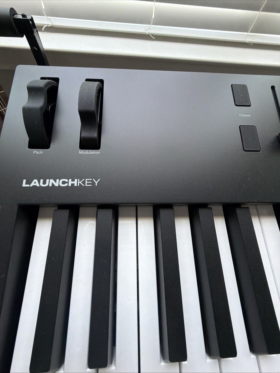 Novation Launchkey 49 MK4 MIDI Keyboard Controller 49-Key USB