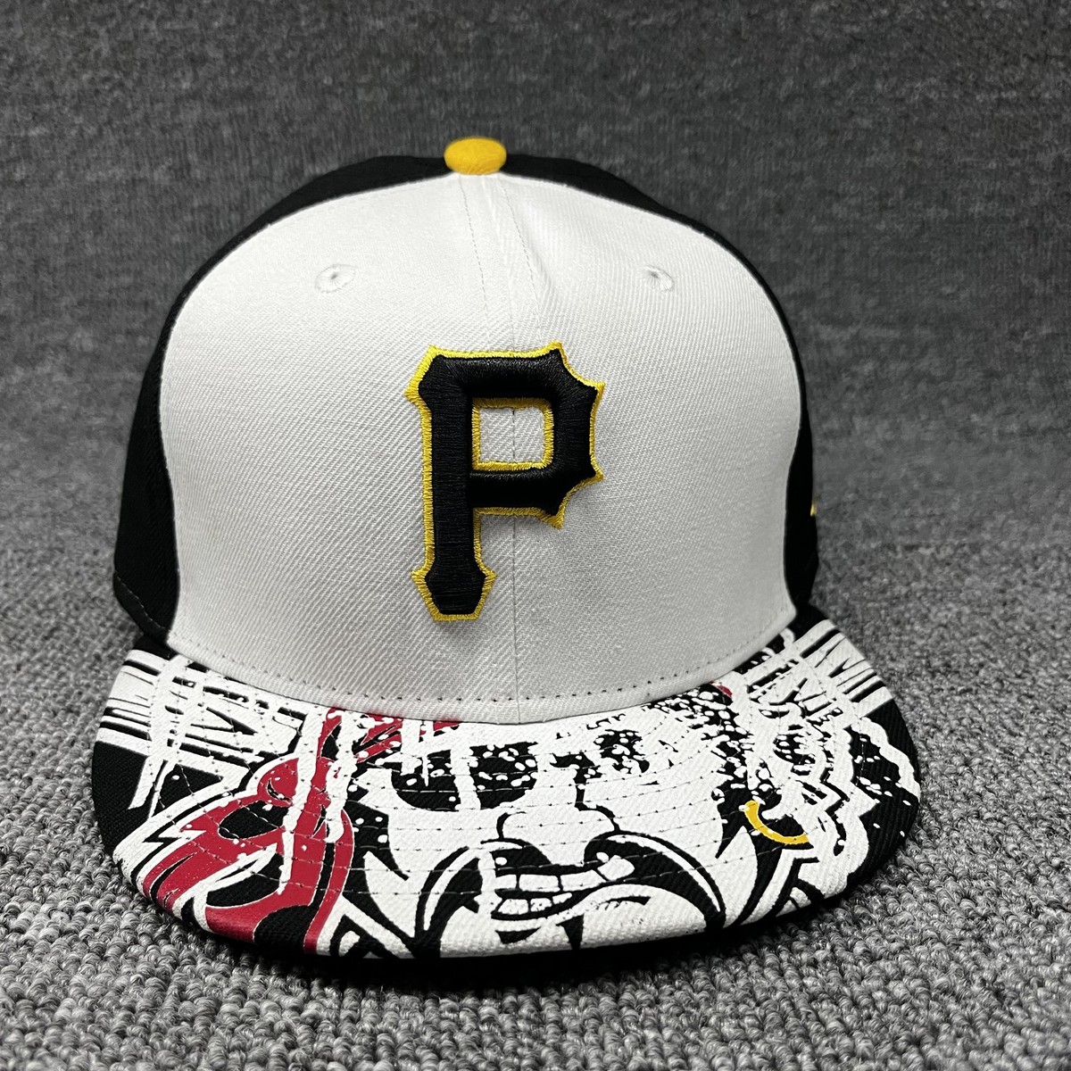 New Era 59FIFTY Pittsburgh Pirates Hat 6 7/8 Graphic Brim White Black Fitted Cap