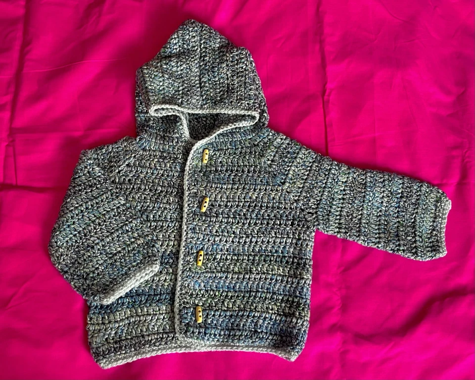 Cárdigan con capucha hecho a mano azul degradado ganchillo niños’ 3-4 años Foto 3 de 3