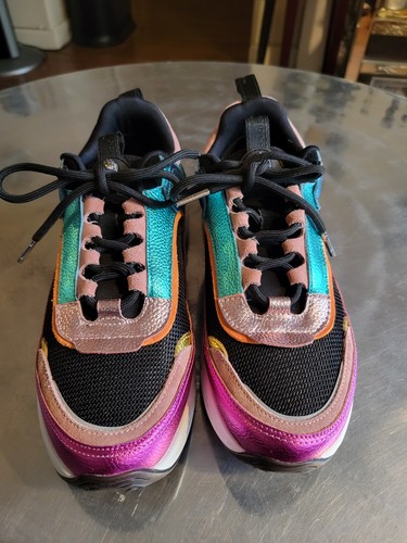 KURT GEIGER LADIES BEAUTIFUL COLOR BLOCK SNEAKERS