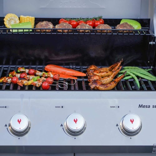 Monument Grills Propane Gas Grill 3-Burner in Stainless Steel W/ Clear View Lid - Picture 3 of 12