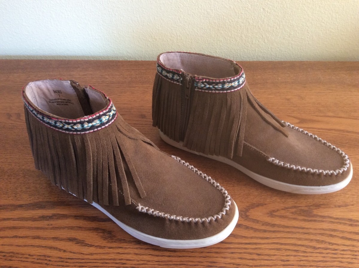 MINNETONKA Sz 7 Leather Side-Zip Ankle Booties-Hard Soles