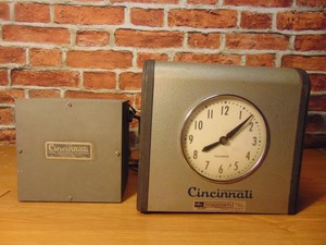 Vintage Cincinnati Time Recorder Co Time Clock Industrial For Parts Or Repair Ebay