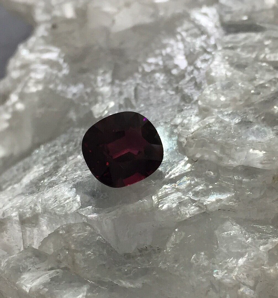 Wertvoller loser natürlicher Pyrop-Almandin-Granat  von ca. 4,65 ct - Bild 3 von 4