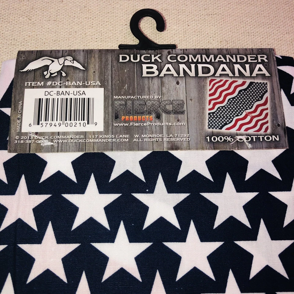 New Duck Commander Bandana WILLIE ROBERTSON SIGNATURE American Flag Pattern - Image 4 of 4