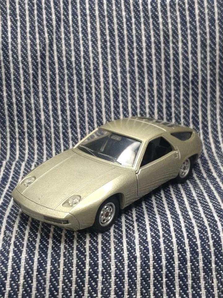 Solido Porsche 928 1/43 Diecast Model Car Vintage Collectible Classic - Imagen 2 de 4