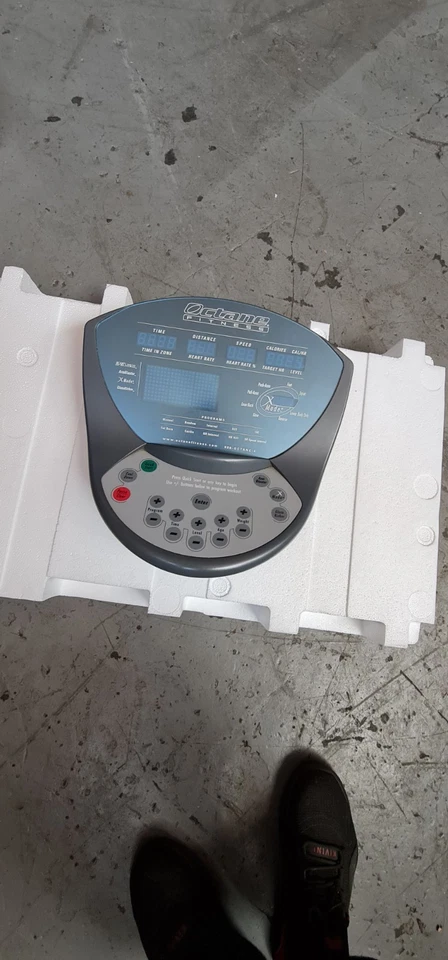 ( Lot 1 ) Octane Fitness Pro3500  Console  - Image 2 of 4