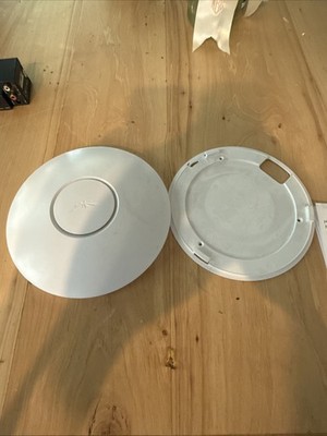 Ubiquiti UniFi AP-LR (UAP-LR) 802.11n Long-Range Access Point (005)