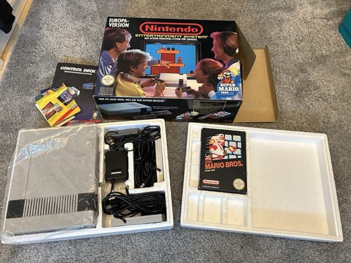 NES - Original Nintendo Konsole mit 2 Controllern und Super Mario Bros. in OVP - Bild 2 von 8