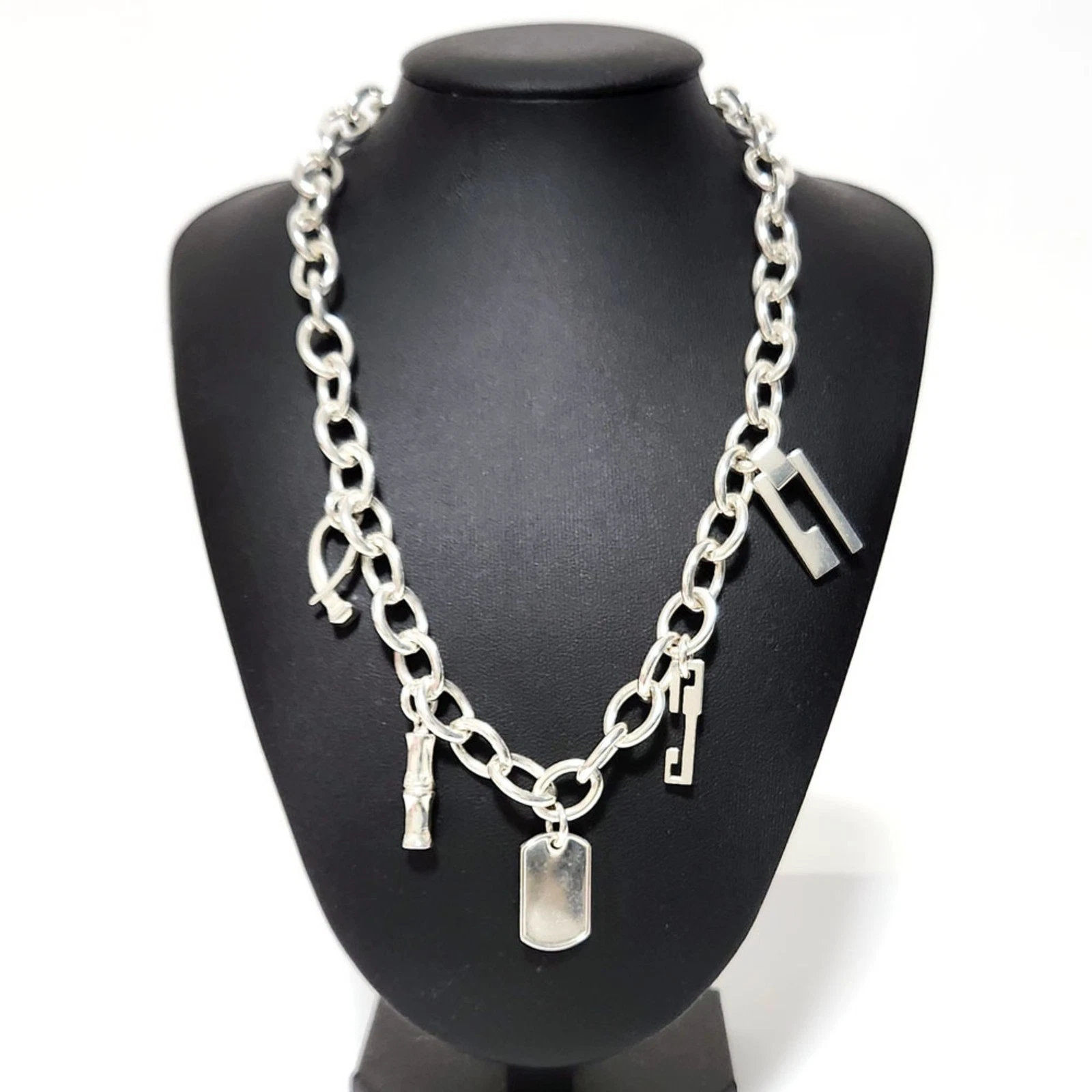 Bijou collier argent logo Gucci authentique
