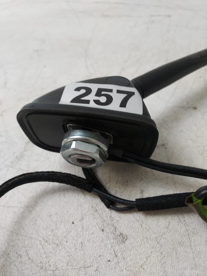 Nissan Versa 2007-2011 antena de radio techo montado en la parte trasera OEM V3-01659E Foto 2 de 4