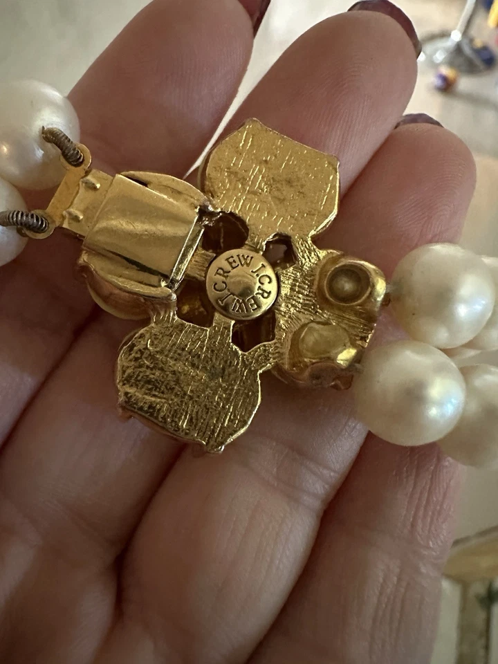 Pulsera de perlas de agua dulce real J.Crew - Esmalte amarillo broche de cristal floral - firmada Foto 4 de 4