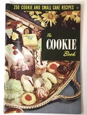1952 Culinary Arts Institute 250 Cookies and Small Cake Recipes Cookbook #17