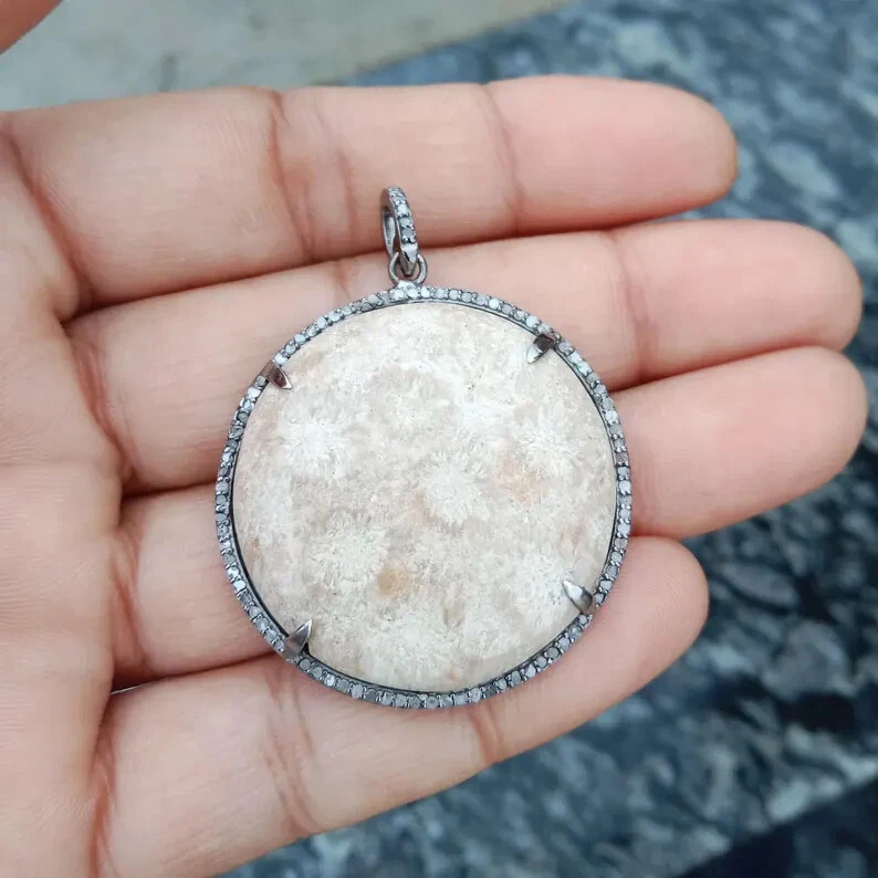 Colgante grande de coral fósil de 2 pulgadas con diamantes en plata de ley 925, Foto 2 de 4