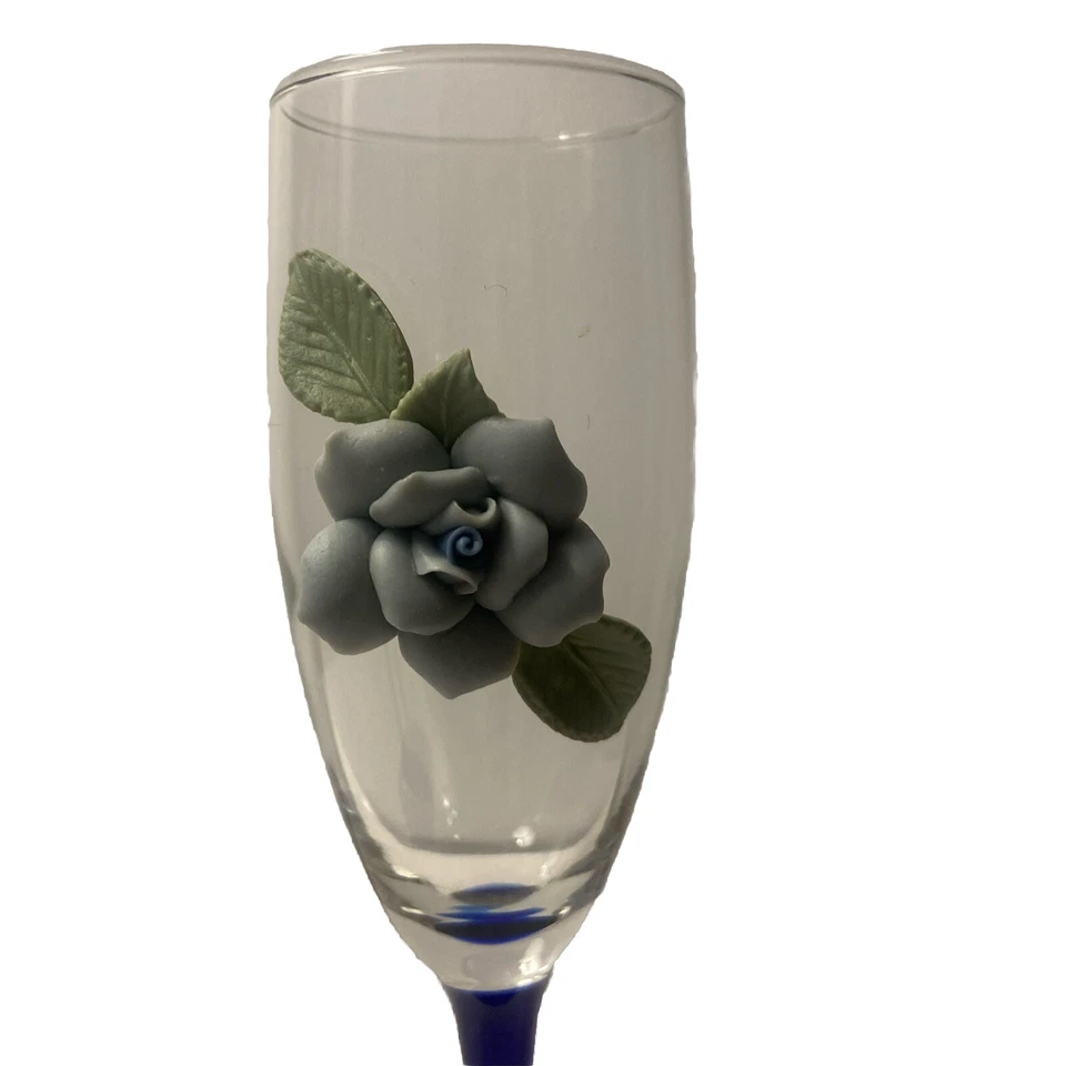 Vasos tostadores Capodimonte vintage con rosas de porcelana y tallos azul cobalto Foto 2 de 4