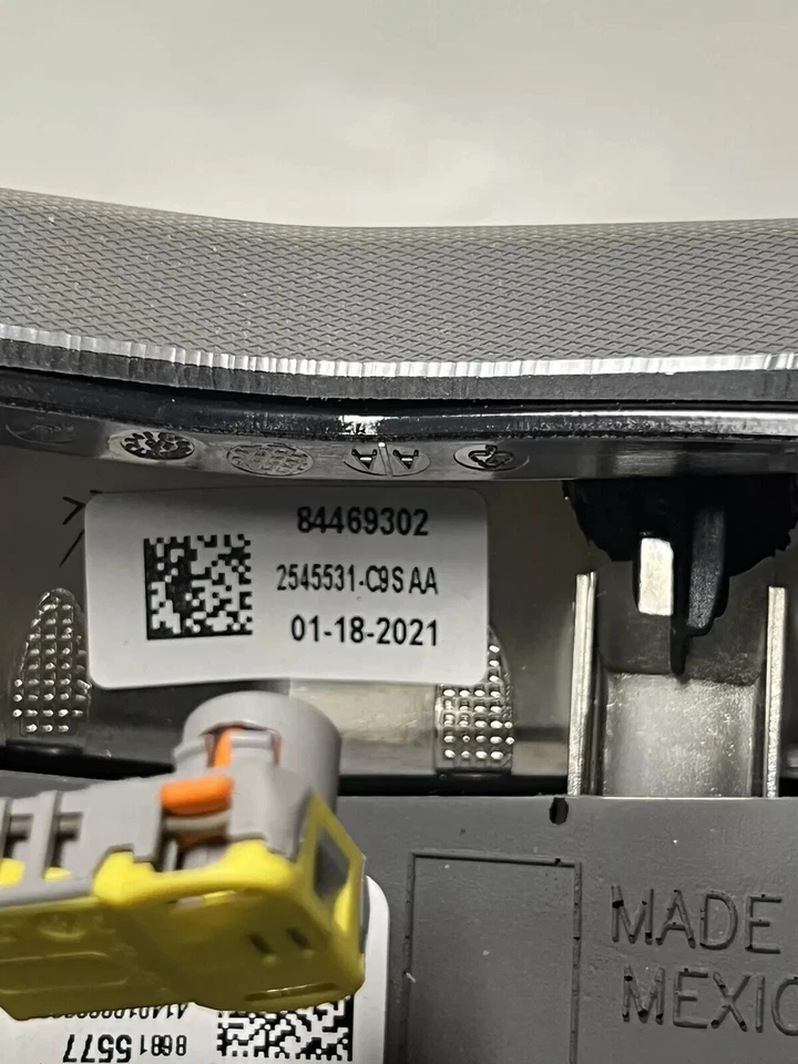 Cadillac XT5 2017-2023 volante de cuero gris titanio OEM 86815577 0053 Foto 3 de 4