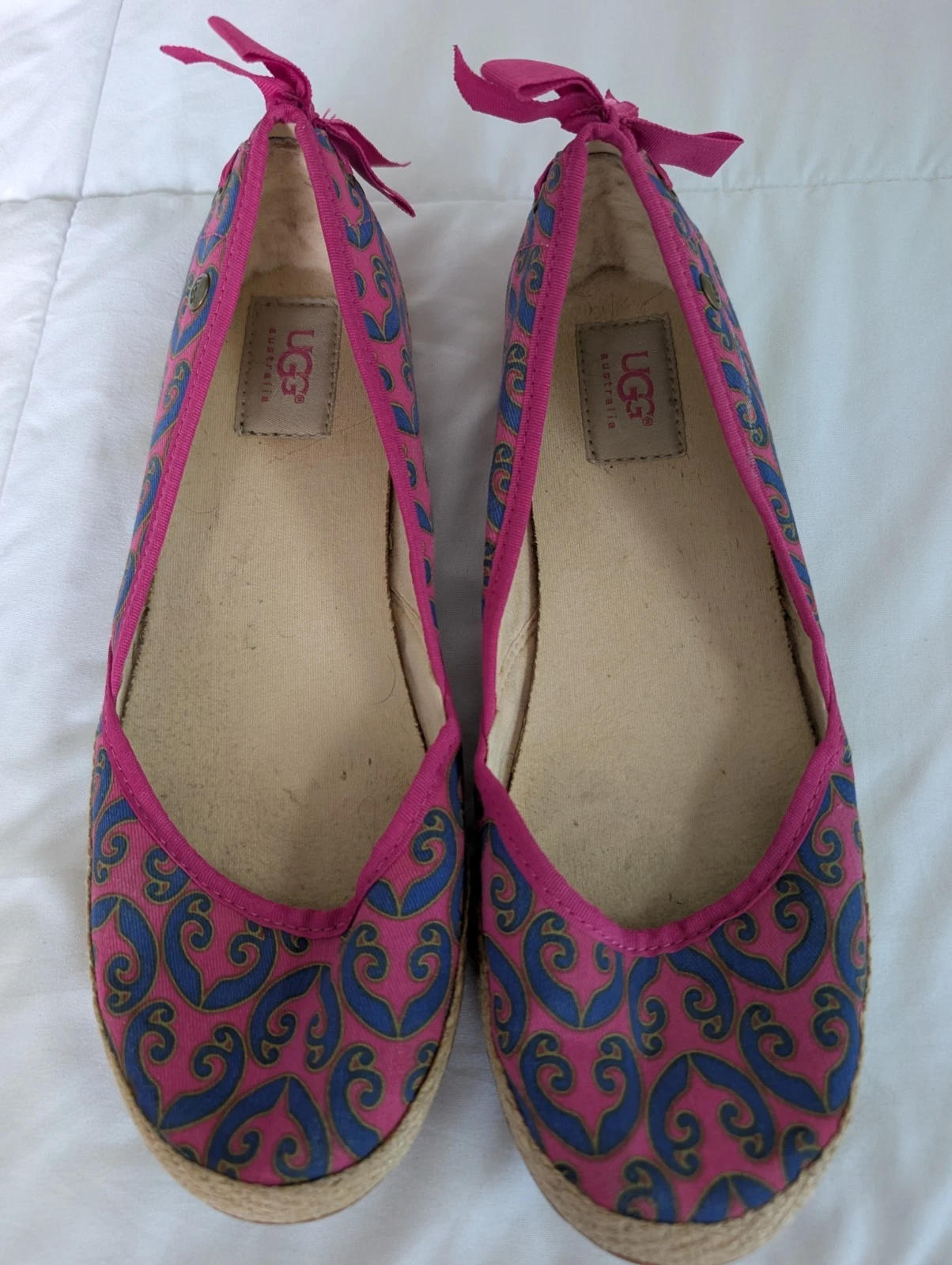 Scarpe da donna UGG slip on piatte rosa blu a girelle taglia US 8 5 usate in ottime condizioni