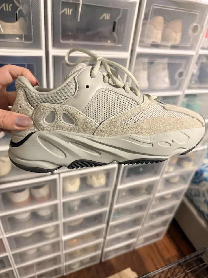 Talla 8- Adidas Yeezy Boost 700 Salt Foto 4 de 4