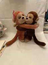 1976 R DAKIN Pair of Hugging Monkeys Dark & Light Brown Pink Bow 11" Tall