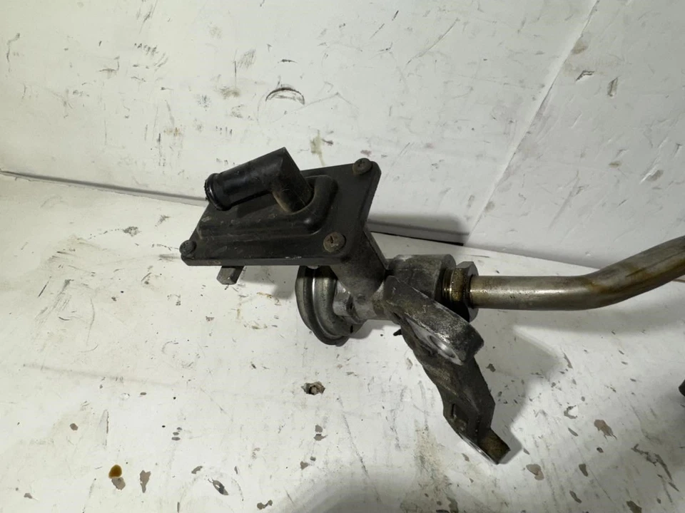 Válvula de recirculación de gases de escape (EGR) Toyota 4Runner 3,0 L V6 1989-1995 usada OEM Foto 4 de 4