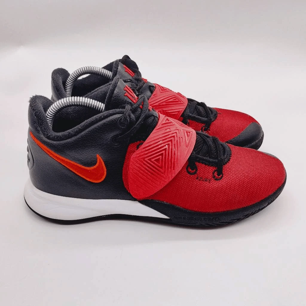 Kyrie shoes best sale size 7.5