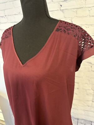 NWT Express Lattice and Lace Short Sleeve Blouse, Burgundy, Size Large
