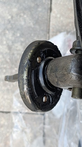 01-11 FORD RANGER 2.3 4X2 MANUAL TRANSMISSION STICK FLOOR SHIFTER CUP BEZEL OEM - Picture 5 of 6