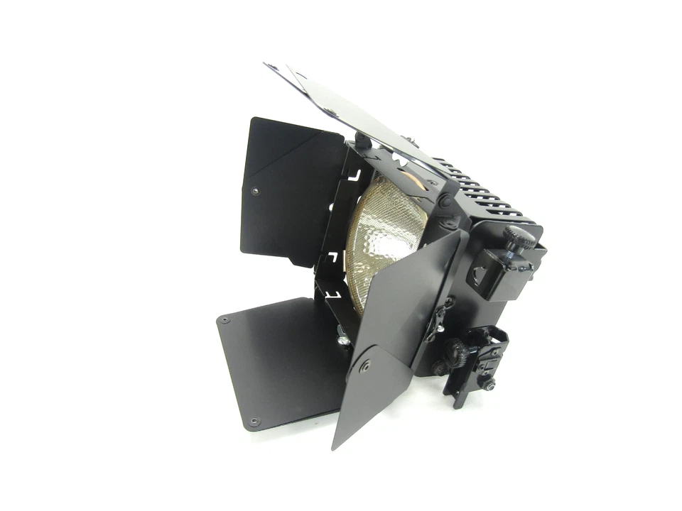 Lowel Pro, Omni & Tota 3 Light Portable Kit w/ 3 Uni TO Stands, Case, Umbrella + - Image 3 of 4