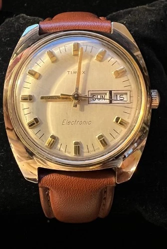 Vintage Timex Day/Date Electronic Watch, Gold Tone, 1970’s, 37mm, Clean, Runs!