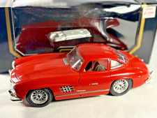 MERCEDES-BENZ 1954 RED 300 SL GULLWING BURAGO 1:18 DIE CAST MODEL ITALY WOW 