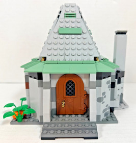 LEGO (4754) Harry Potter: Hagrid's Hut - 100% Complete w/Box, Manual, Figures