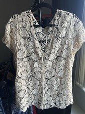 Women's White Floral Lace V-Neck Cap Sleeve Button Front Blouse Top M