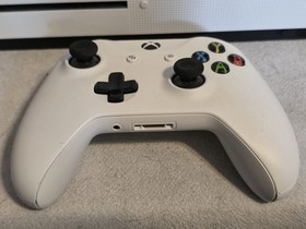 Xbox One S 500GB Console White + Controller + 5 Games Tested Vey Light Use